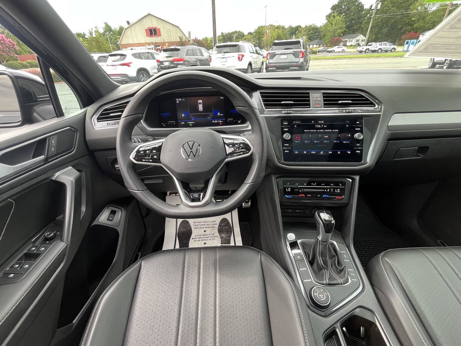 Used 2022 Volkswagen Tiguan SE R-Line AWD/4WD image 6