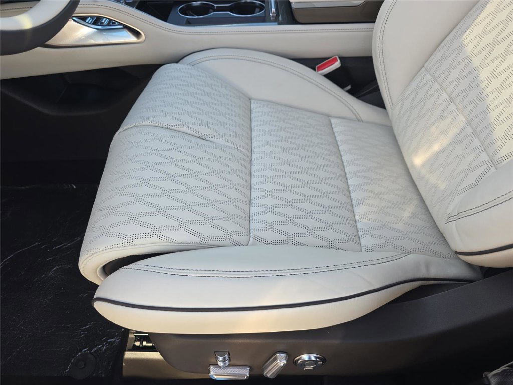 New 2026 Lincoln Nautilus Black Label AWD/4WD image 16