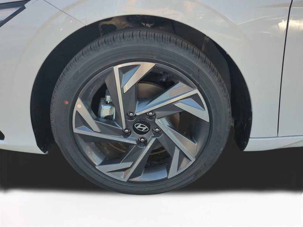 New 2026 Hyundai Elantra Limited image 11