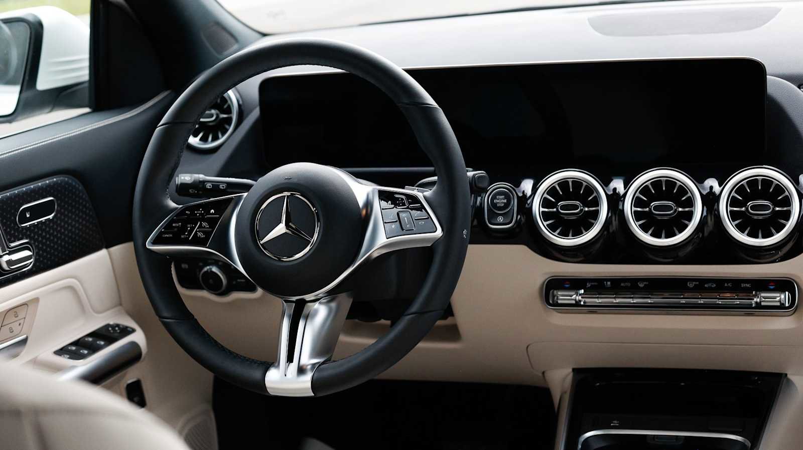 Used 2025 Mercedes-Benz GLA 250 4MATIC image 20