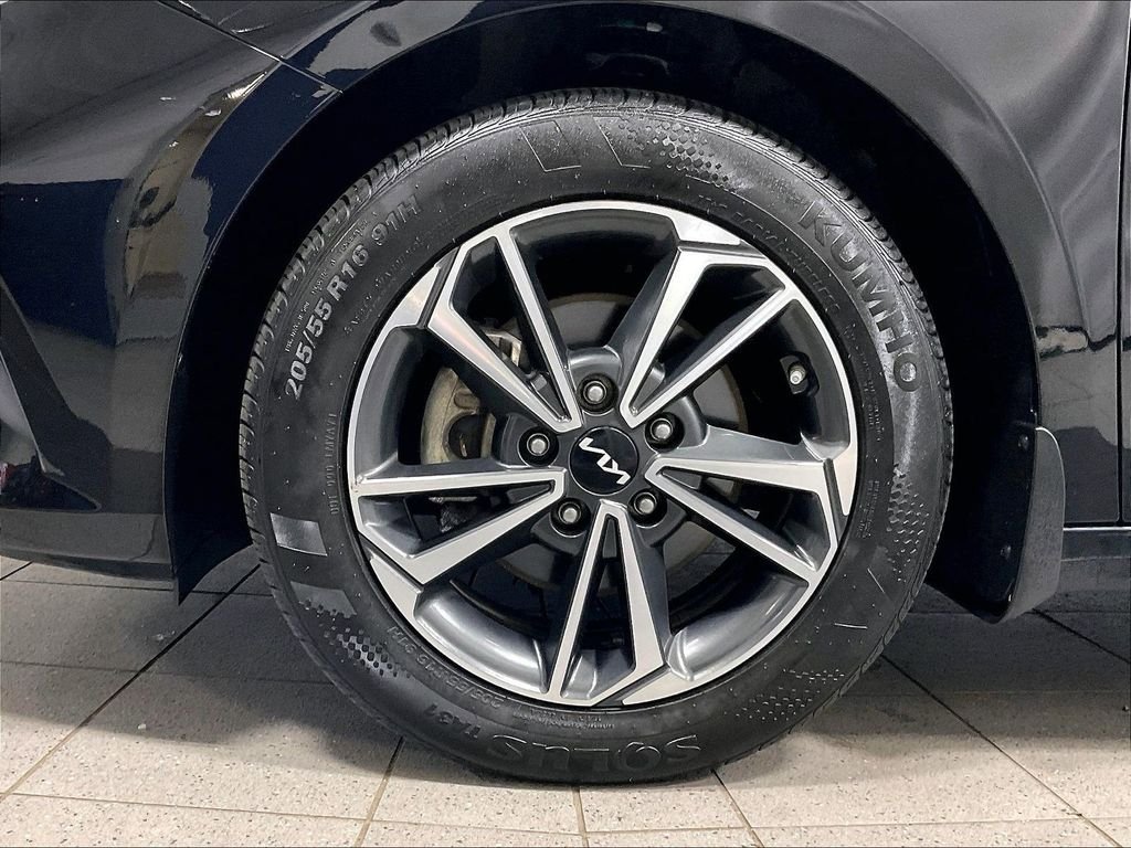 Used 2023 Kia Forte LXS FWD image 7