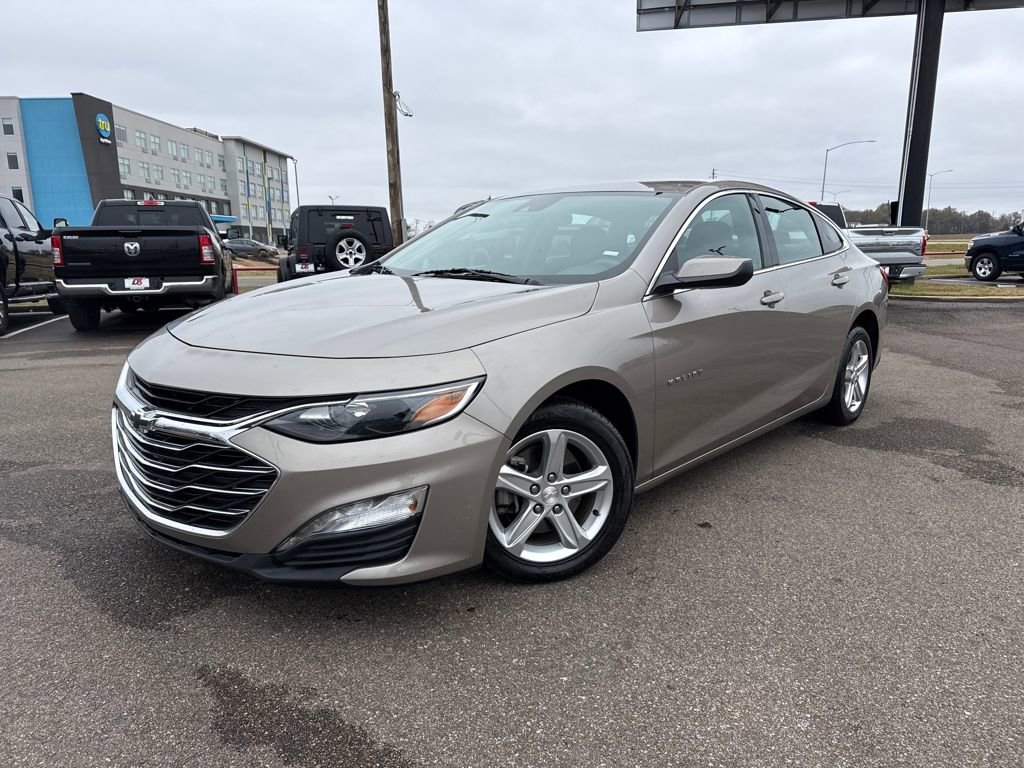 Used 2024 Chevrolet Malibu LT image 2