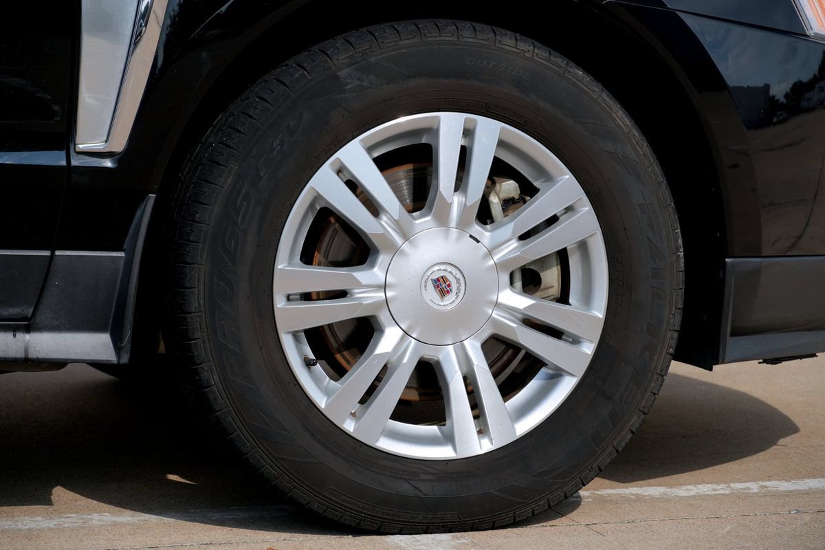 Used 2013 Cadillac SRX Luxury w/ Driver Awareness Package FWD image 31