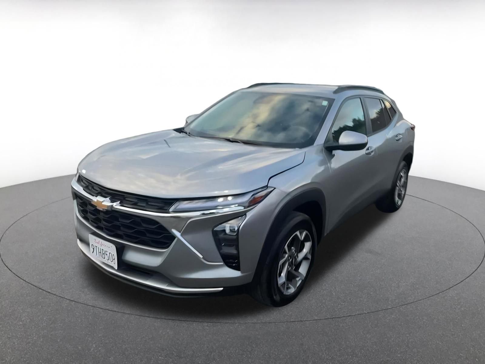 Used 2025 Chevrolet Trax LT image 7