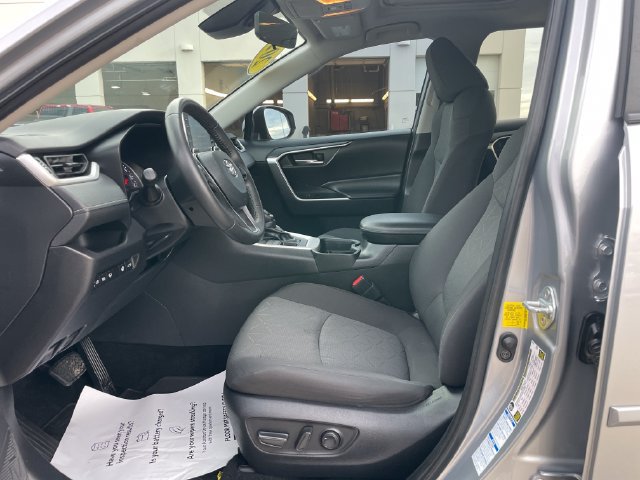 Used 2021 Toyota RAV4 XLE w/ Convenience Package AWD/4WD image 19