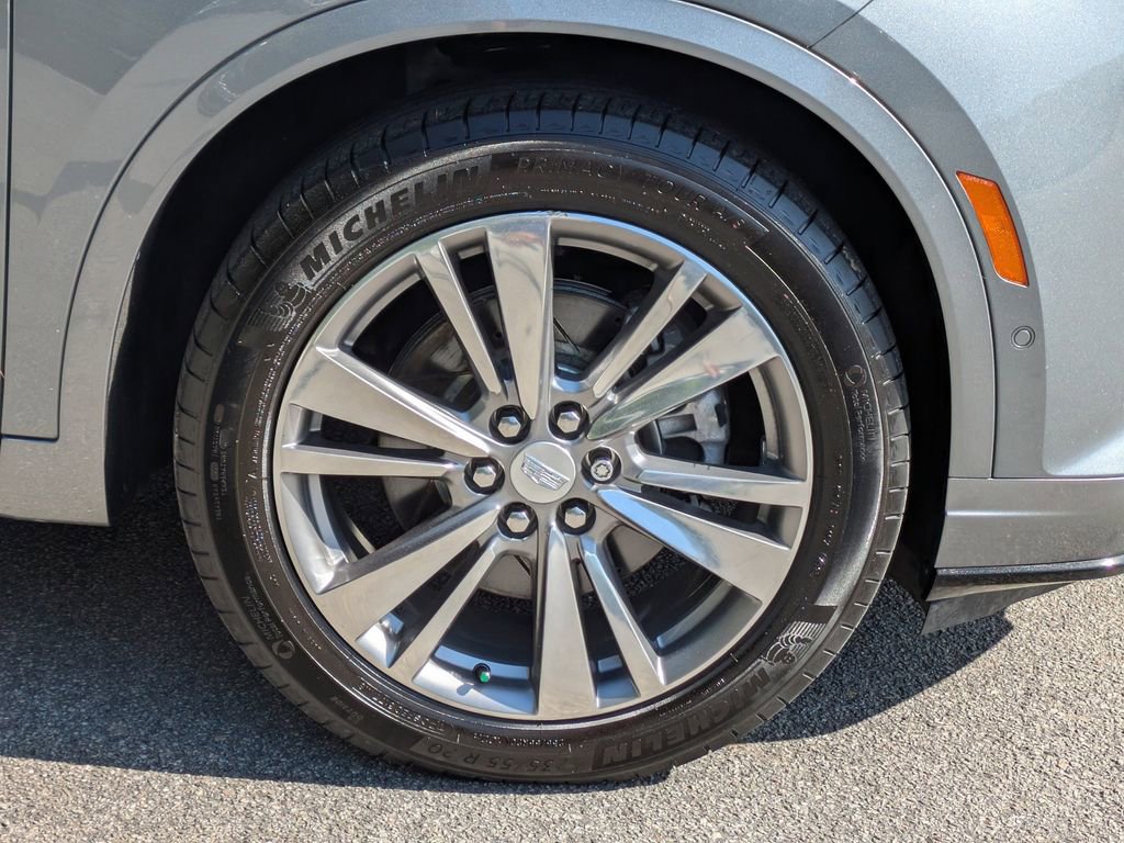 Used 2022 Cadillac XT6 Premium Luxury w/ Technology Package FWD image 12