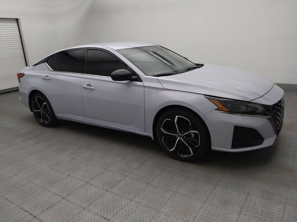 Used 2025 Nissan Altima 2.5 SR FWD image 11