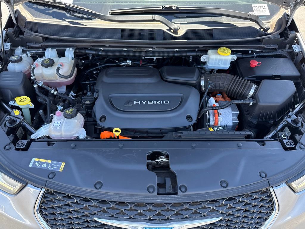 Used 2021 Chrysler Pacifica Touring-L image 7