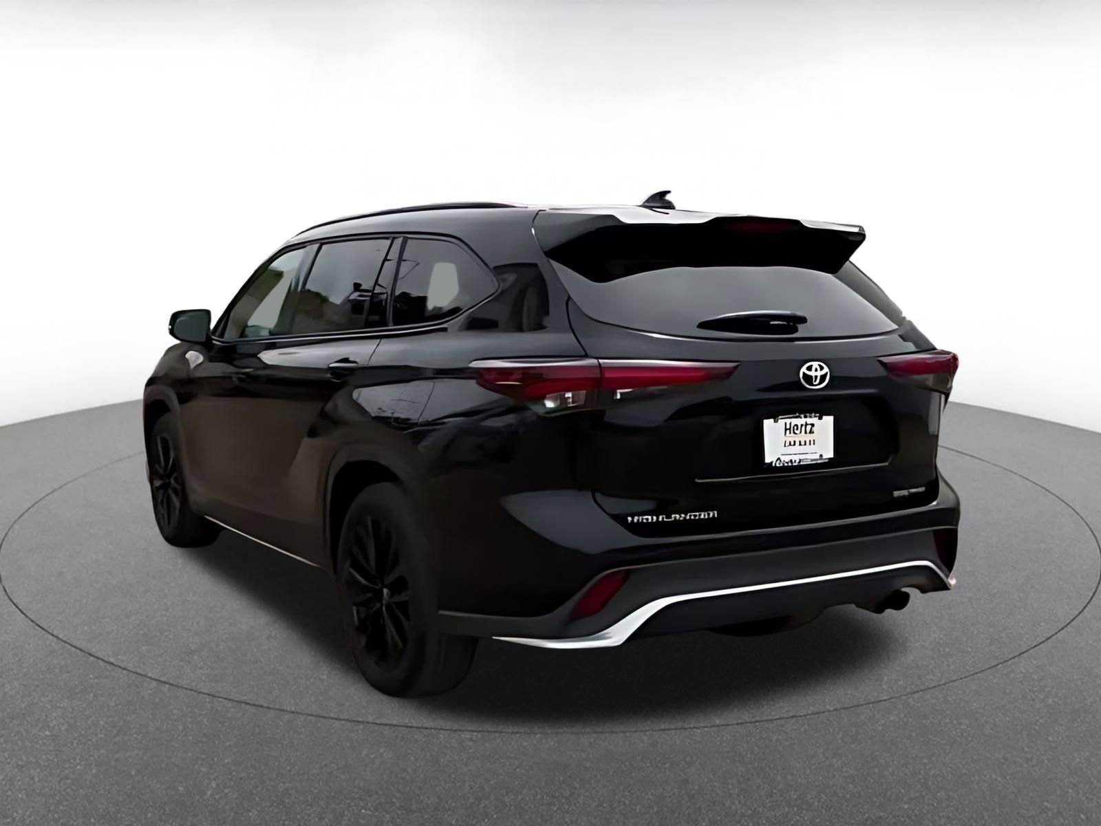 Used 2025 Toyota Highlander XSE image 16