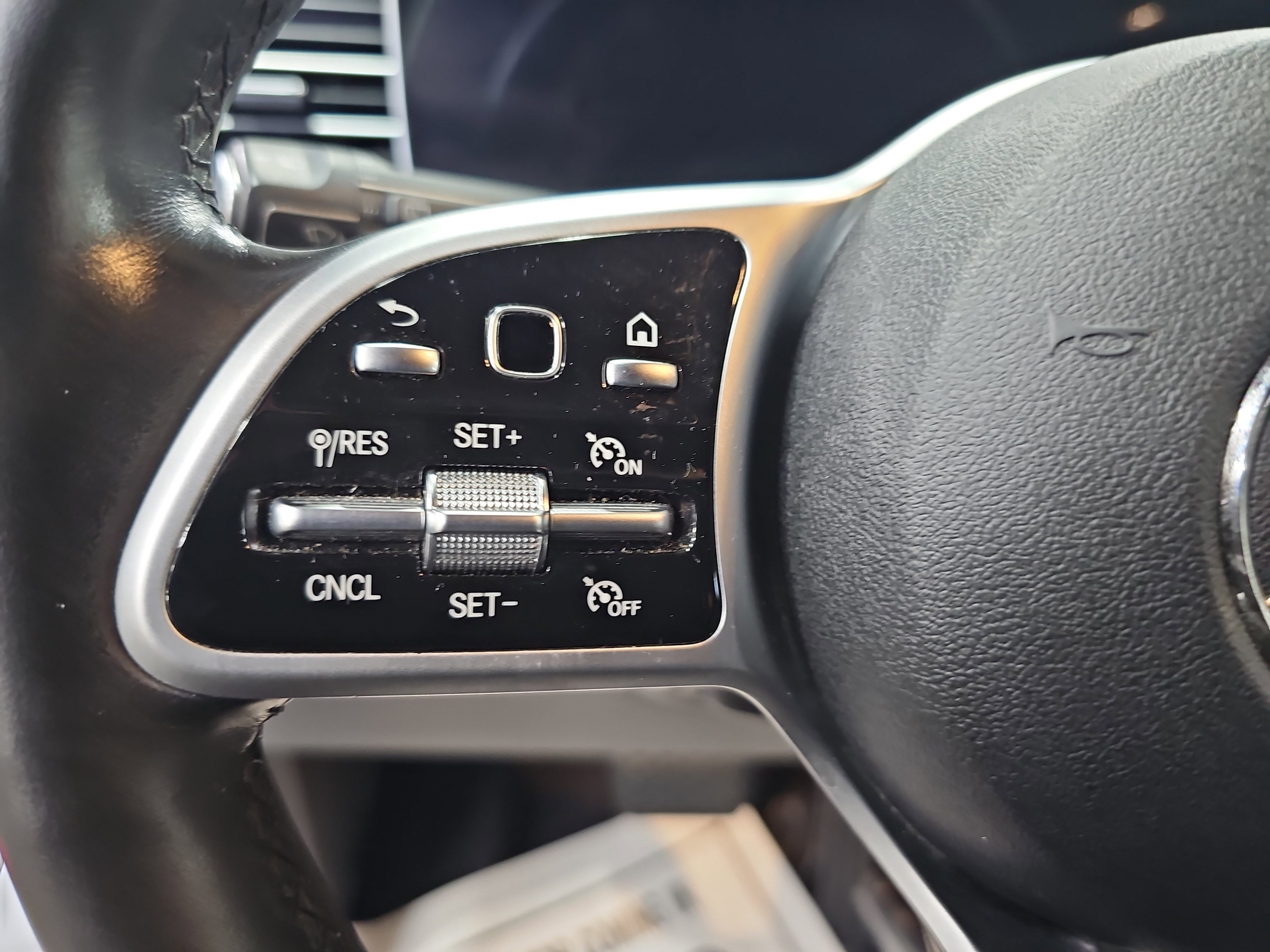 Certified 2020 Mercedes-Benz GLE 350 4MATIC image 18