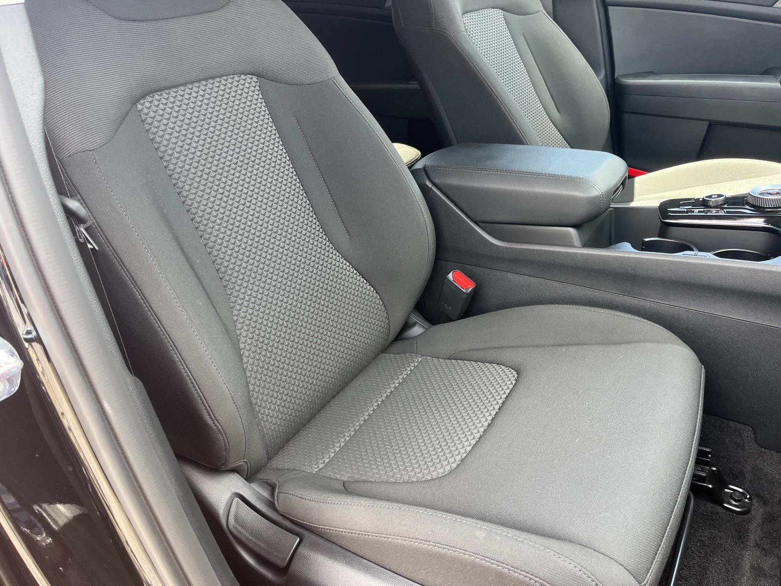 Used 2025 Kia Sportage LX FWD image 26