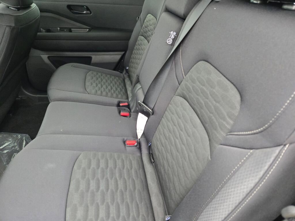 New 2026 Nissan Pathfinder SV image 18