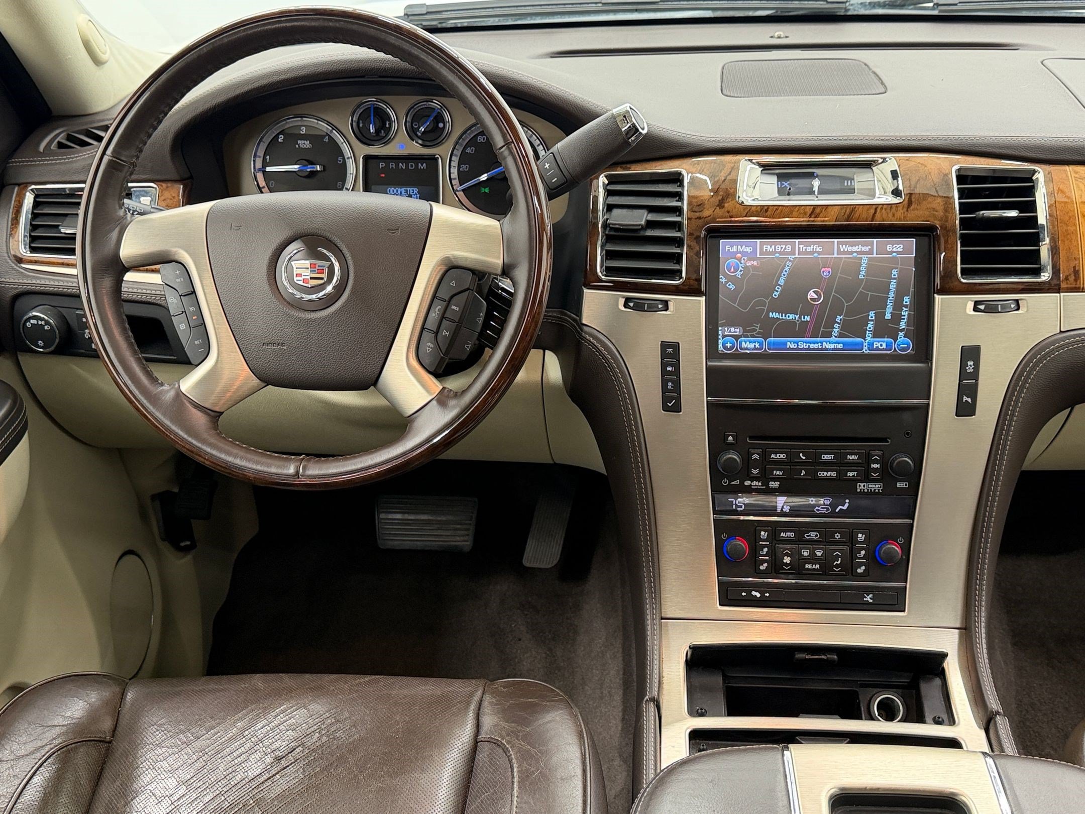 Used 2014 Cadillac Escalade Platinum AWD/4WD image 27