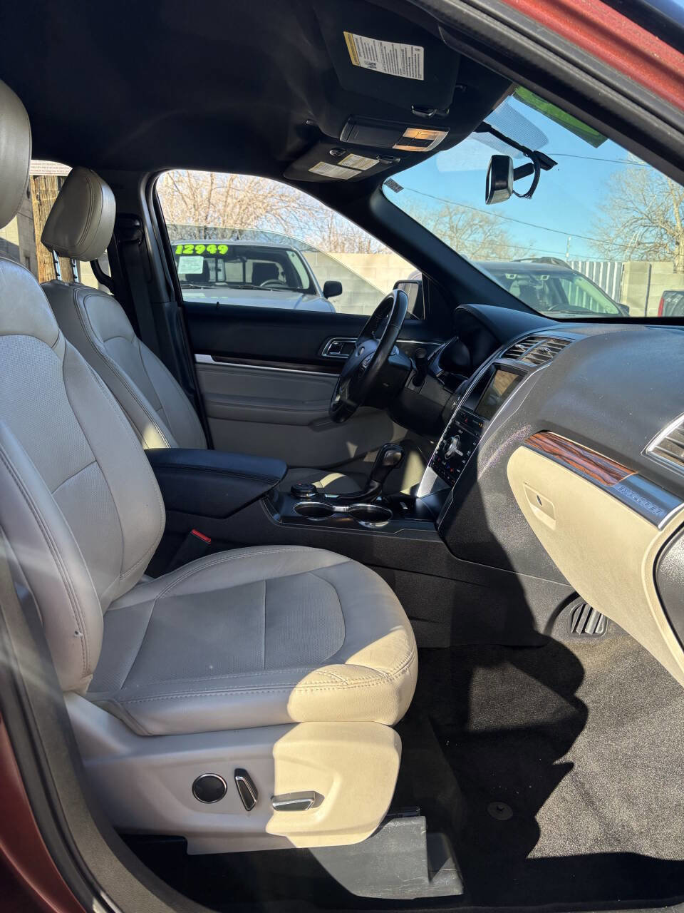 Used 2018 Ford Explorer Limited image 17