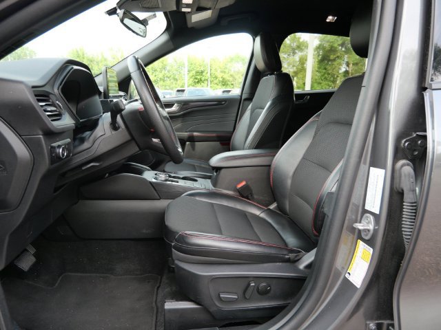 Used 2025 Ford Escape ST-Line Select AWD/4WD image 14