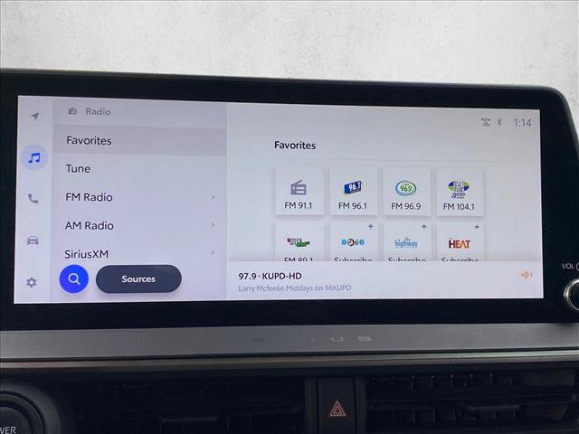 Used 2023 Toyota Prius Limited FWD image 14