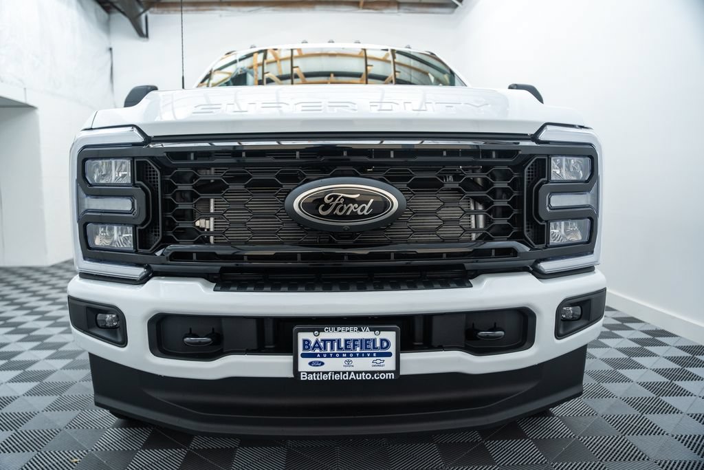 New 2026 Ford F350 XLT w/ XLT Premium Package AWD/4WD image 2