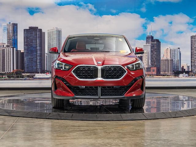 Certified 2025 BMW X2 xDrive28i AWD/4WD image 3