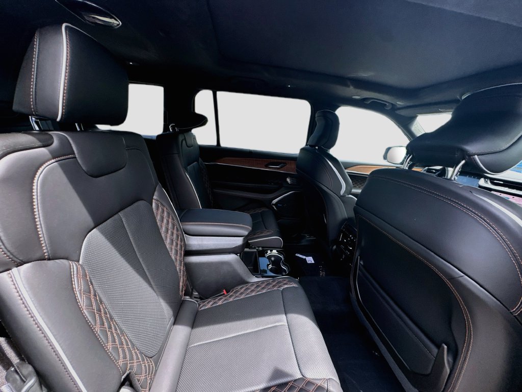 New 2027 Jeep Grand Cherokee L Summit AWD/4WD image 30