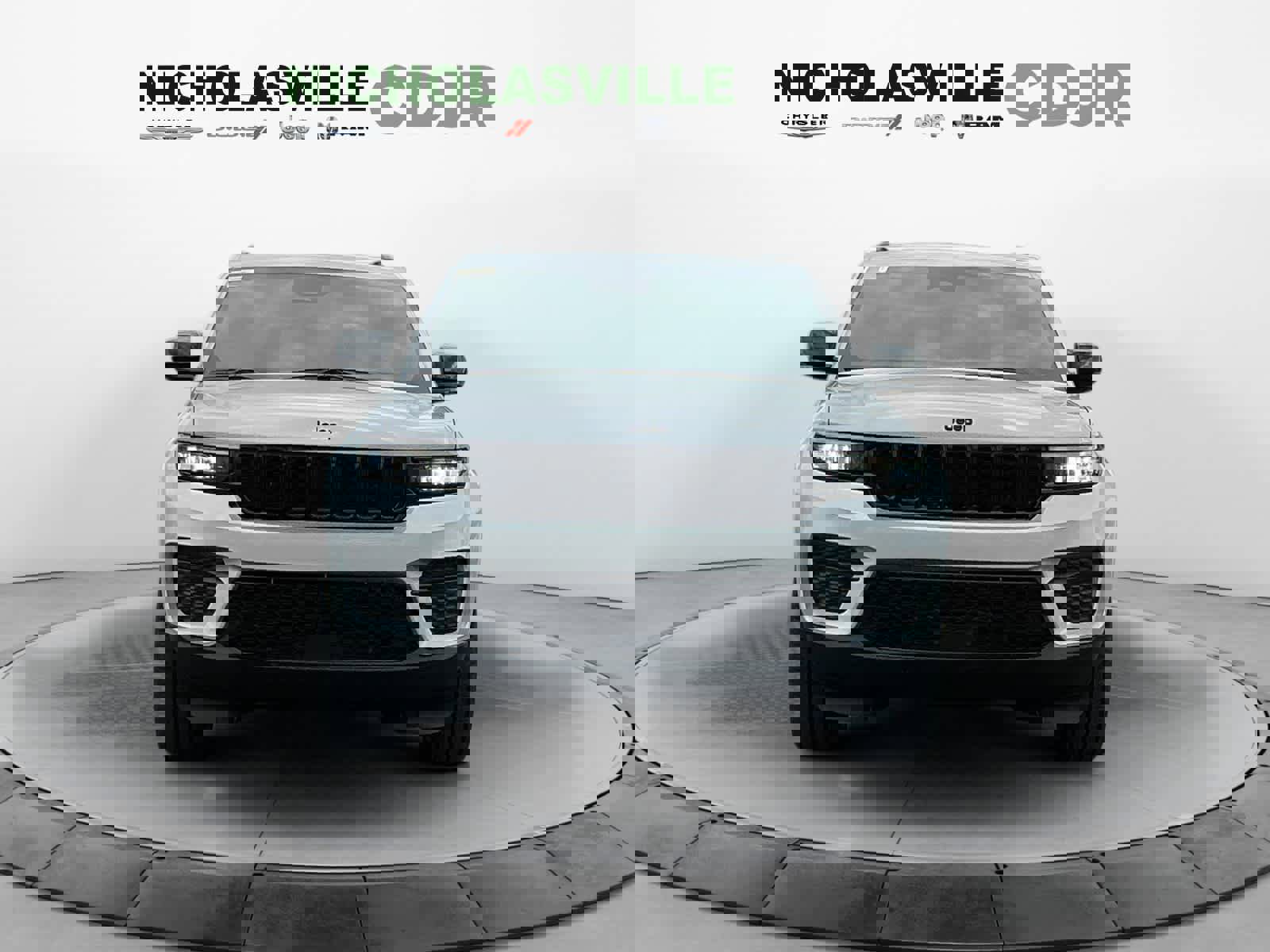 New 2025 Jeep Grand Cherokee Altitude image 9