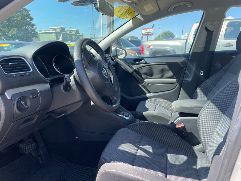 Used 2014 Volkswagen Golf 4-Door image 12