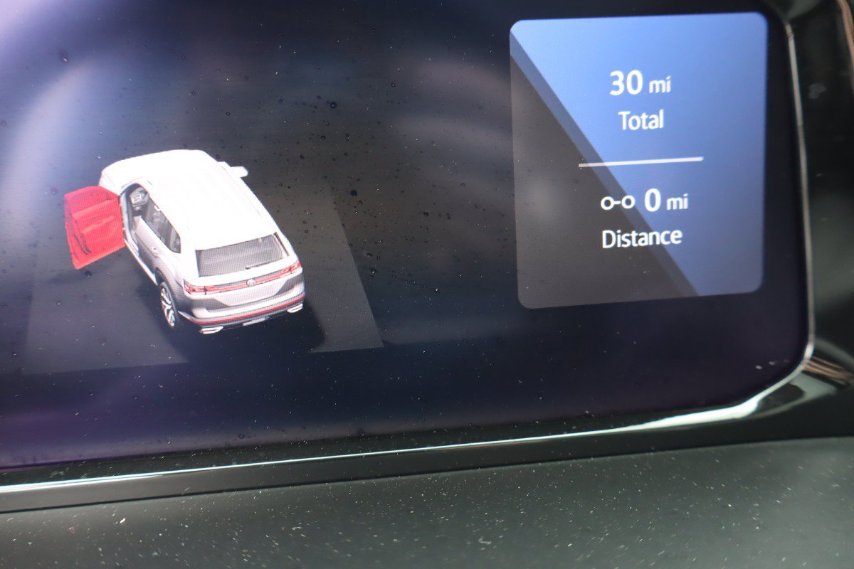 Used 2025 Volkswagen Atlas Peak Edition SE AWD/4WD image 14