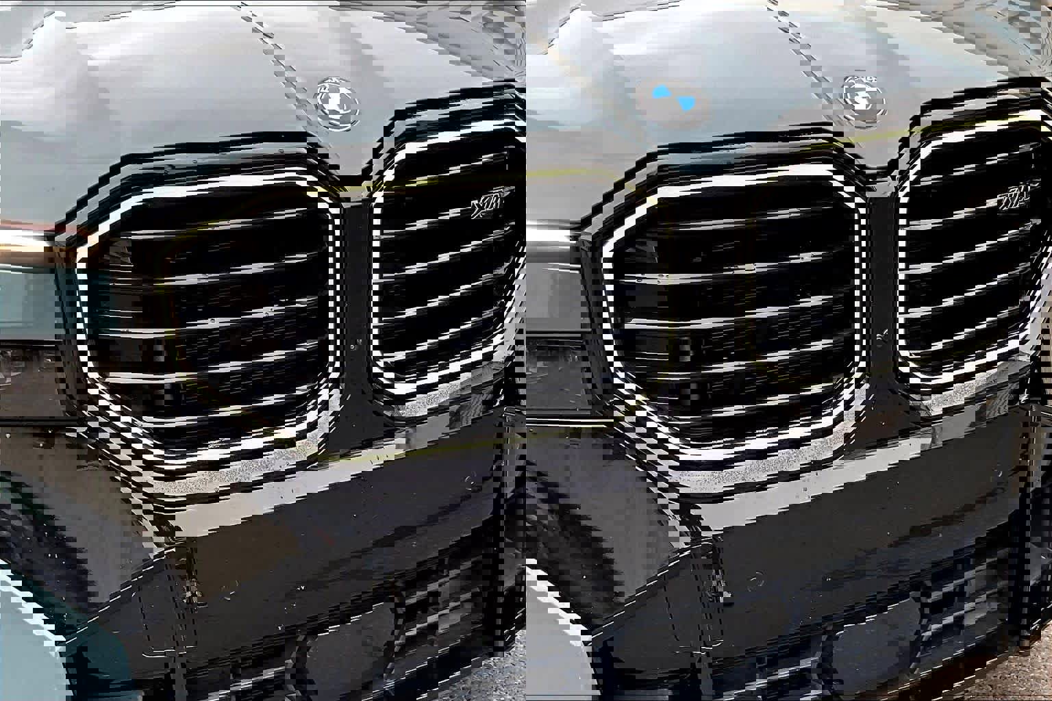 Used 2024 BMW XM w/ M Driver's Package image 32