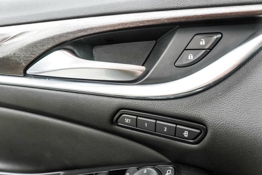 Used 2023 Buick Enclave Avenir w/ Avenir Technology Package AWD/4WD image 48