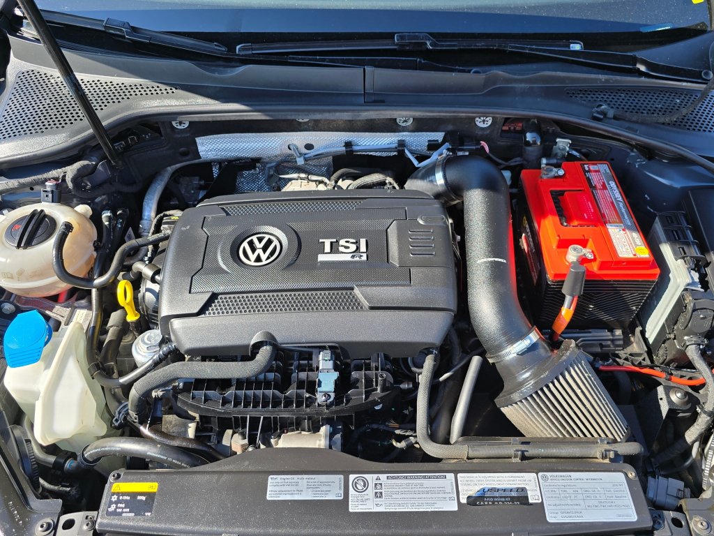 Used 2016 Volkswagen Golf R 4-Door AWD/4WD image 23