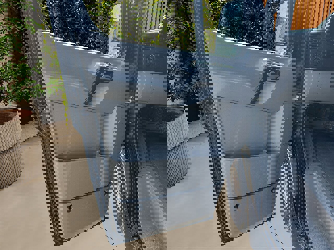 Used 2011 Freightliner Sprinter 2500 image 9