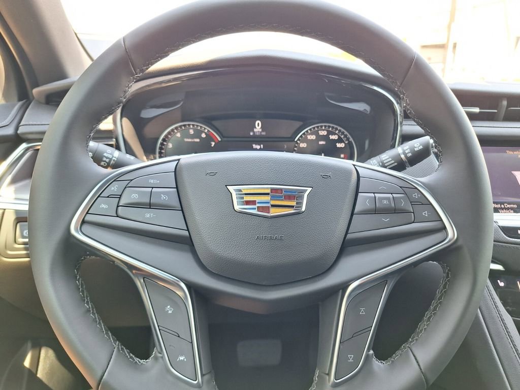 New 2025 Cadillac XT5 Luxury w/ LPO, Floor Liner Package image 15