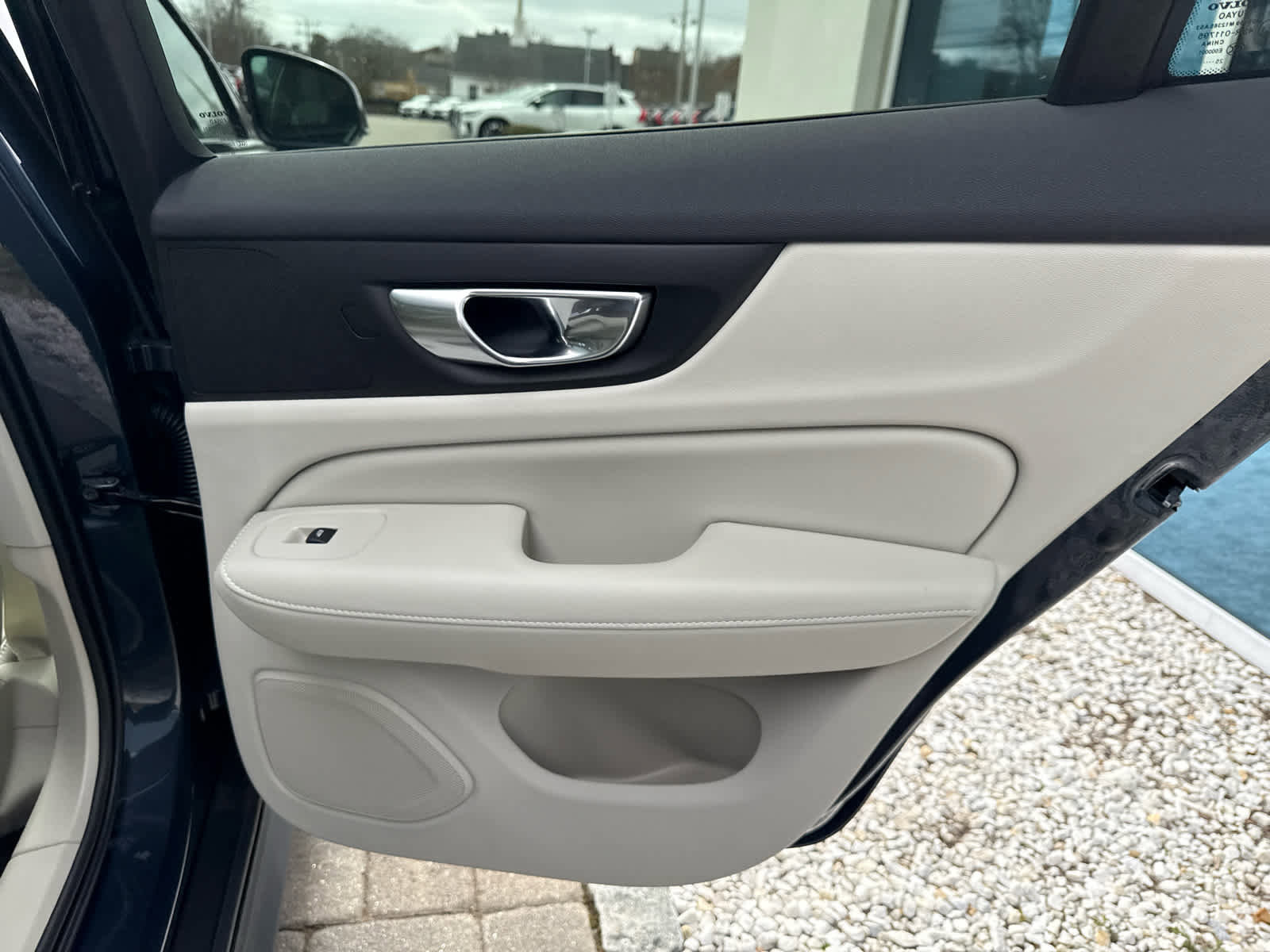 New 2026 Volvo V60 B5 Cross Country Plus w/ Protection Package Premier image 27