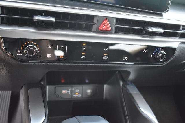 New 2026 Kia Sorento LX FWD image 27