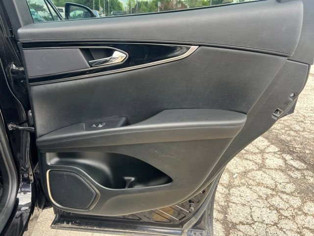 Used 2023 Lincoln Nautilus AWD image 25