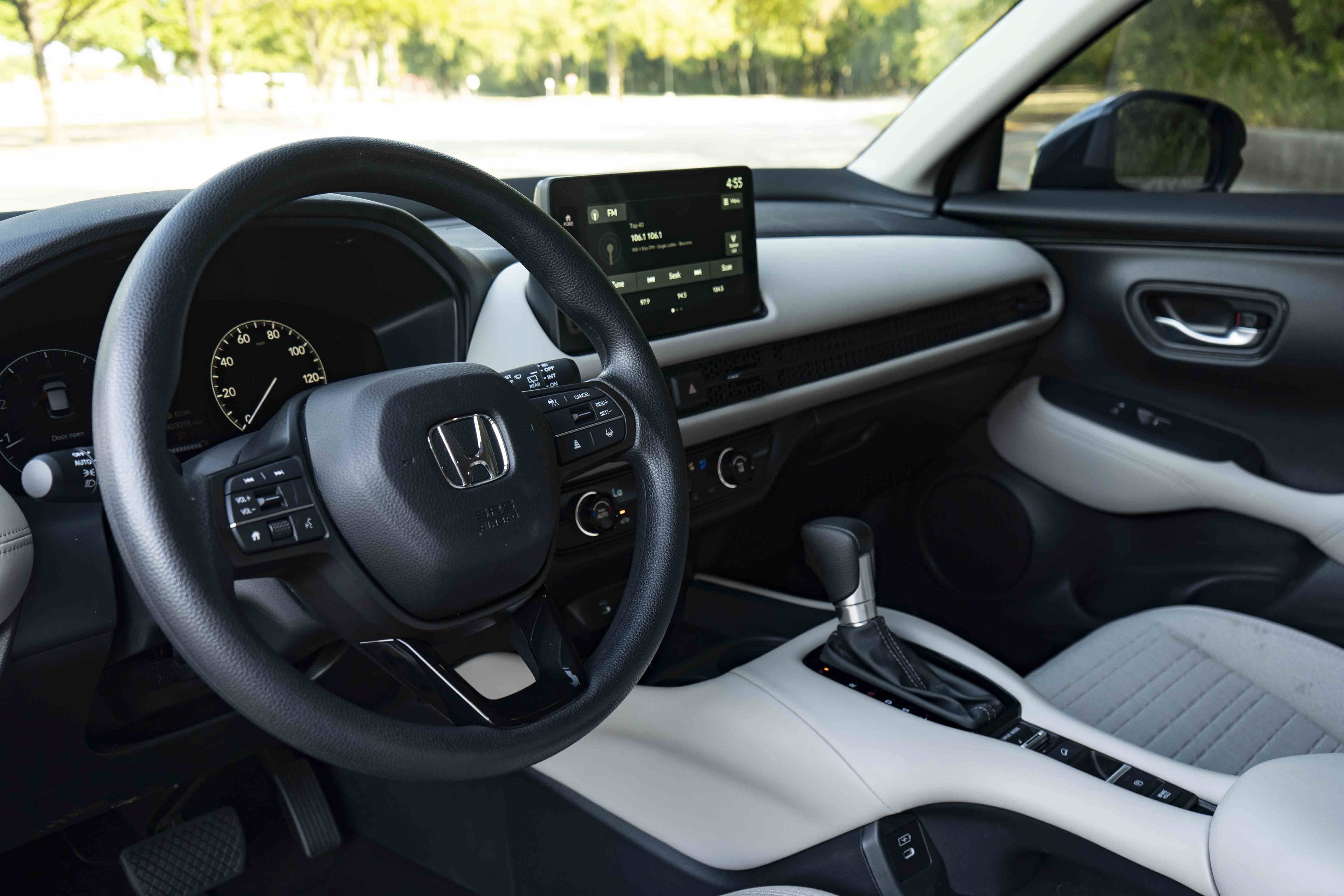 Certified 2027 Honda HR-V LX image 16