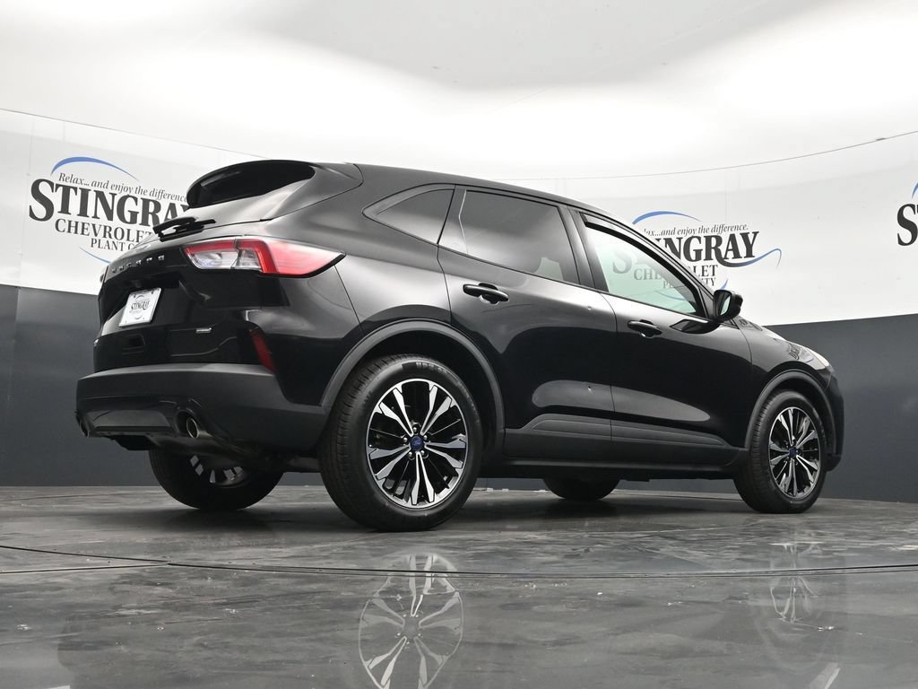 Used 2022 Ford Escape SE w/ SE Sport Appearance Package FWD image 32