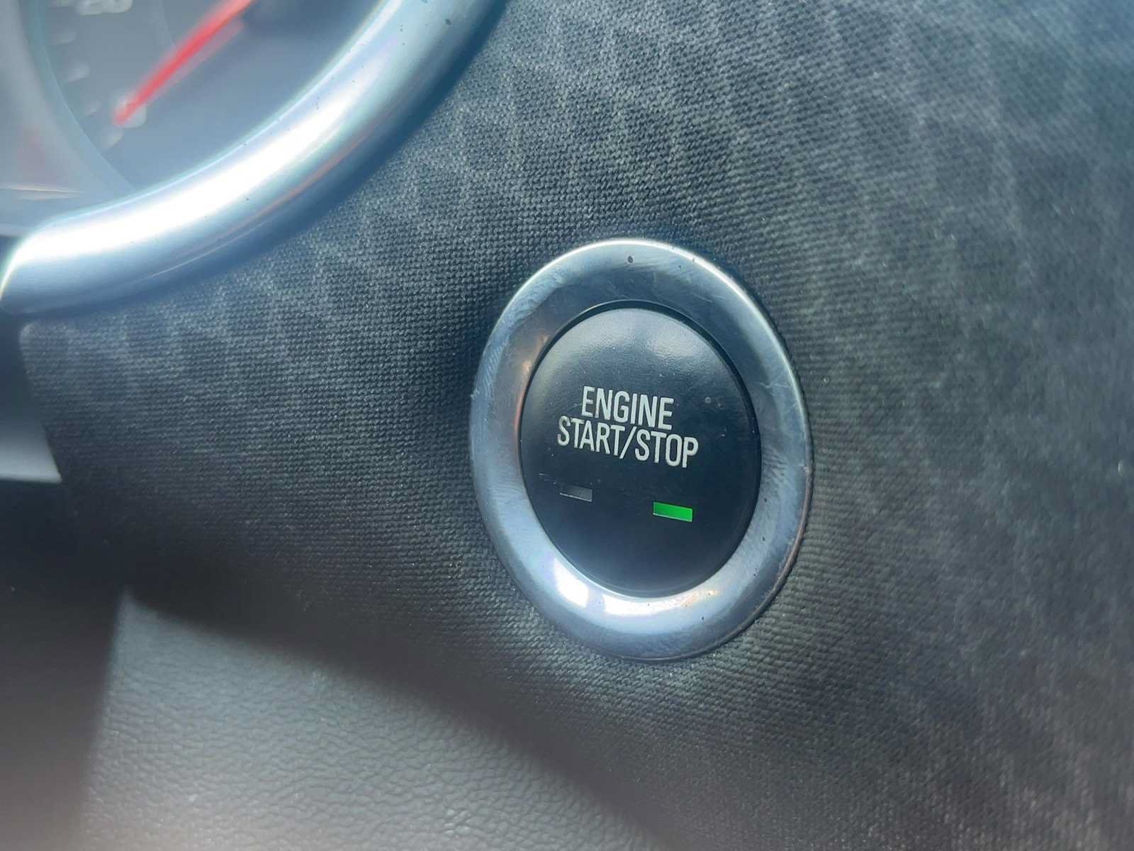 Used 2020 Chevrolet Malibu LT FWD image 17