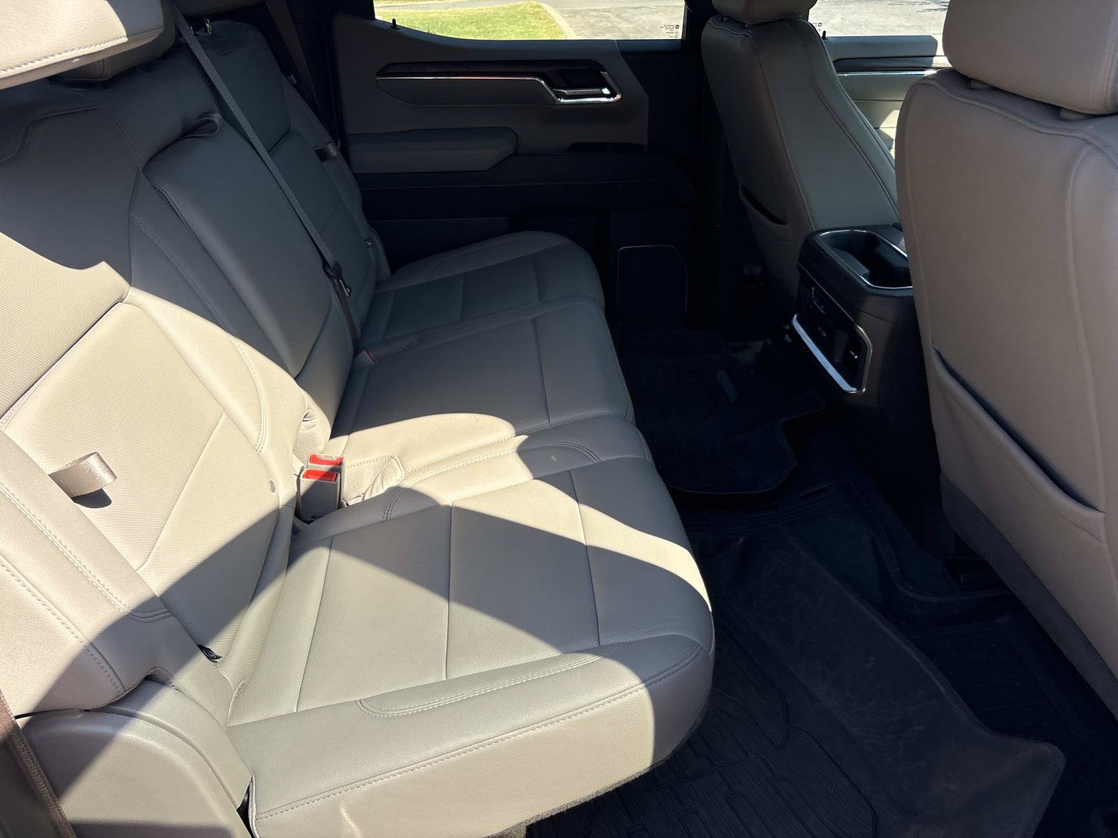 Used 2022 GMC Sierra 1500 SLT w/ SLT Premium Plus Package AWD/4WD image 33