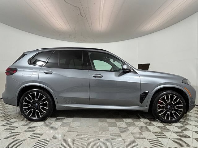 Used 2025 BMW X5 xDrive40i w/ M Sport Package AWD/4WD image 8