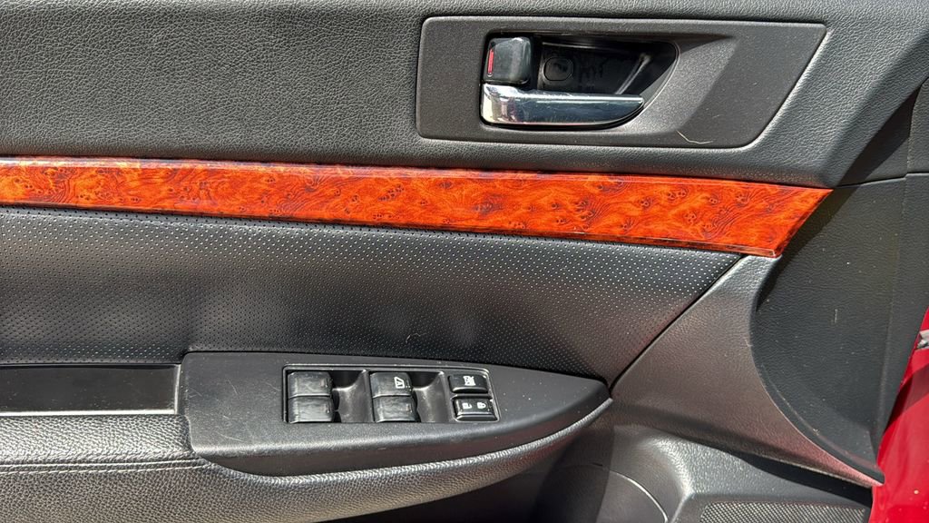 Used 2011 Subaru Legacy 2.5i Limited image 13