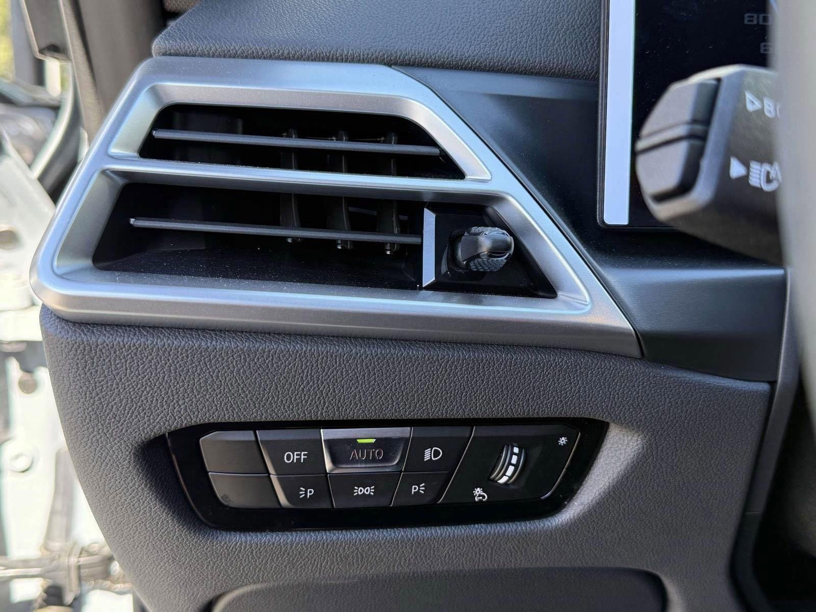 Used 2025 BMW M4 xDrive Competition w/ Executive Package image 19