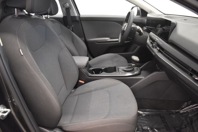 Used 2025 Kia K4 FWD image 19