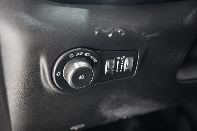 Used 2022 Jeep Compass Limited w/ Sun and Sound Group image 22