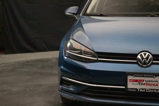 Used 2018 Volkswagen Golf S image 5