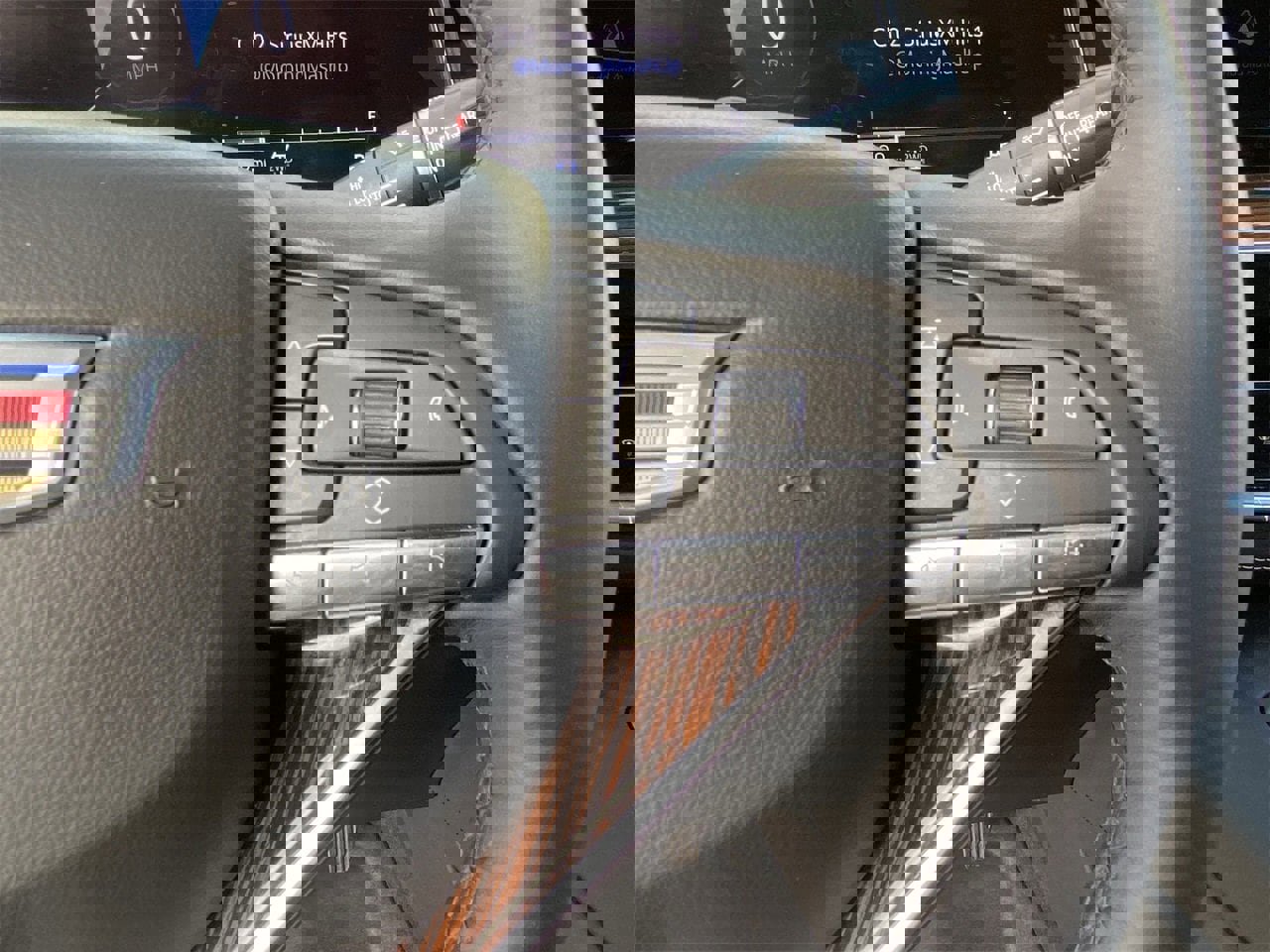 Used 2022 Cadillac Escalade Premium Luxury w/ Performance Package image 22