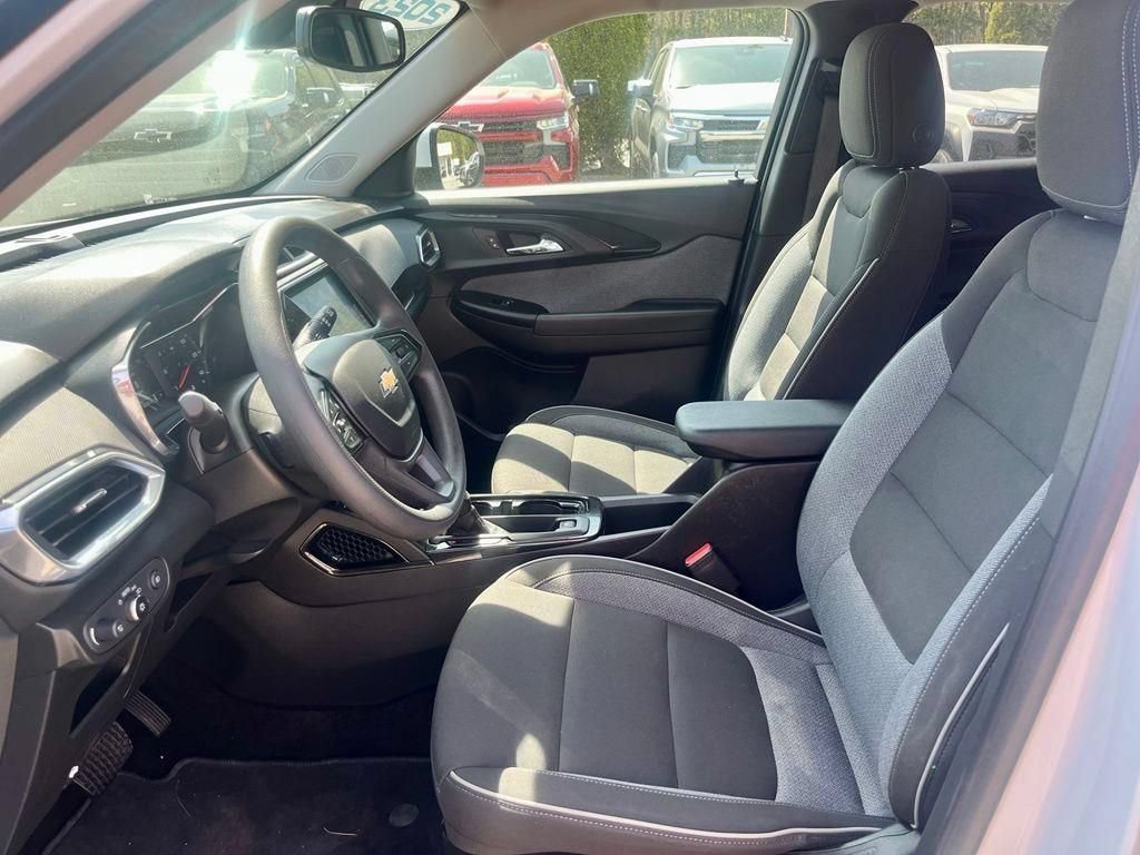 Certified 2023 Chevrolet TrailBlazer LT w/ Convenience Package AWD/4WD image 11