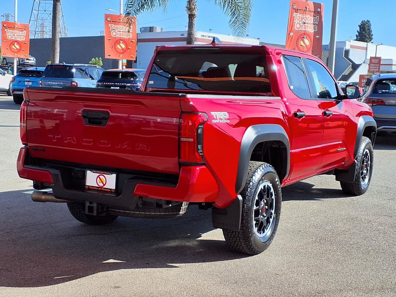 Certified 2025 Toyota Tacoma TRD Off-Road AWD/4WD image 6