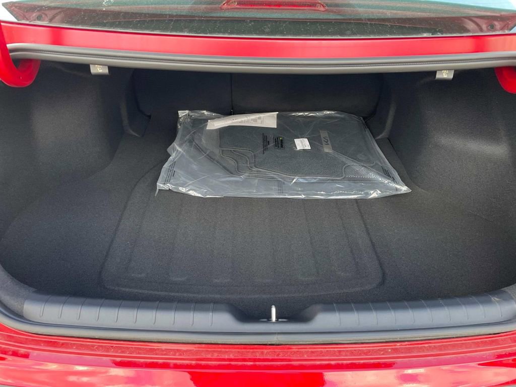 New 2025 Kia K4 EX image 4