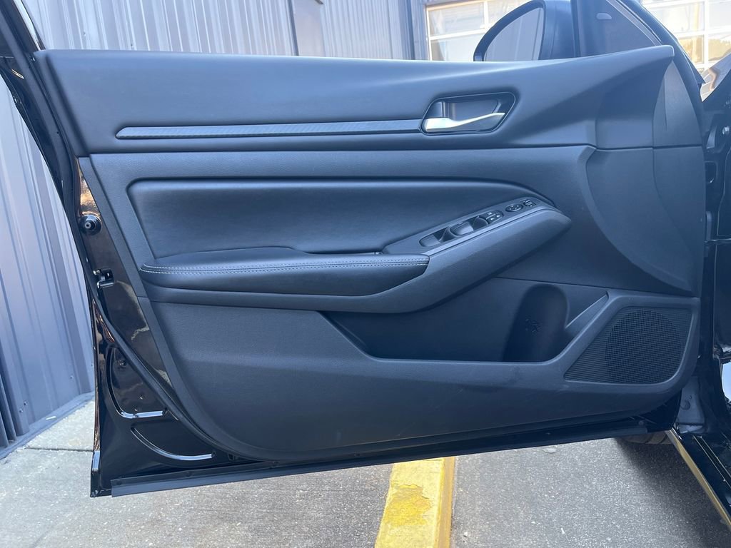 Certified 2024 Nissan Altima 2.5 SV FWD image 13