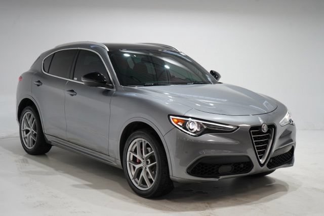 Used 2020 Alfa Romeo Stelvio Ti w/ Active Blind Spot Package AWD/4WD image 1